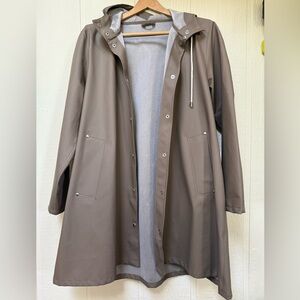 Stutterheim Stockholm Tan/beige Hooded Raincoat